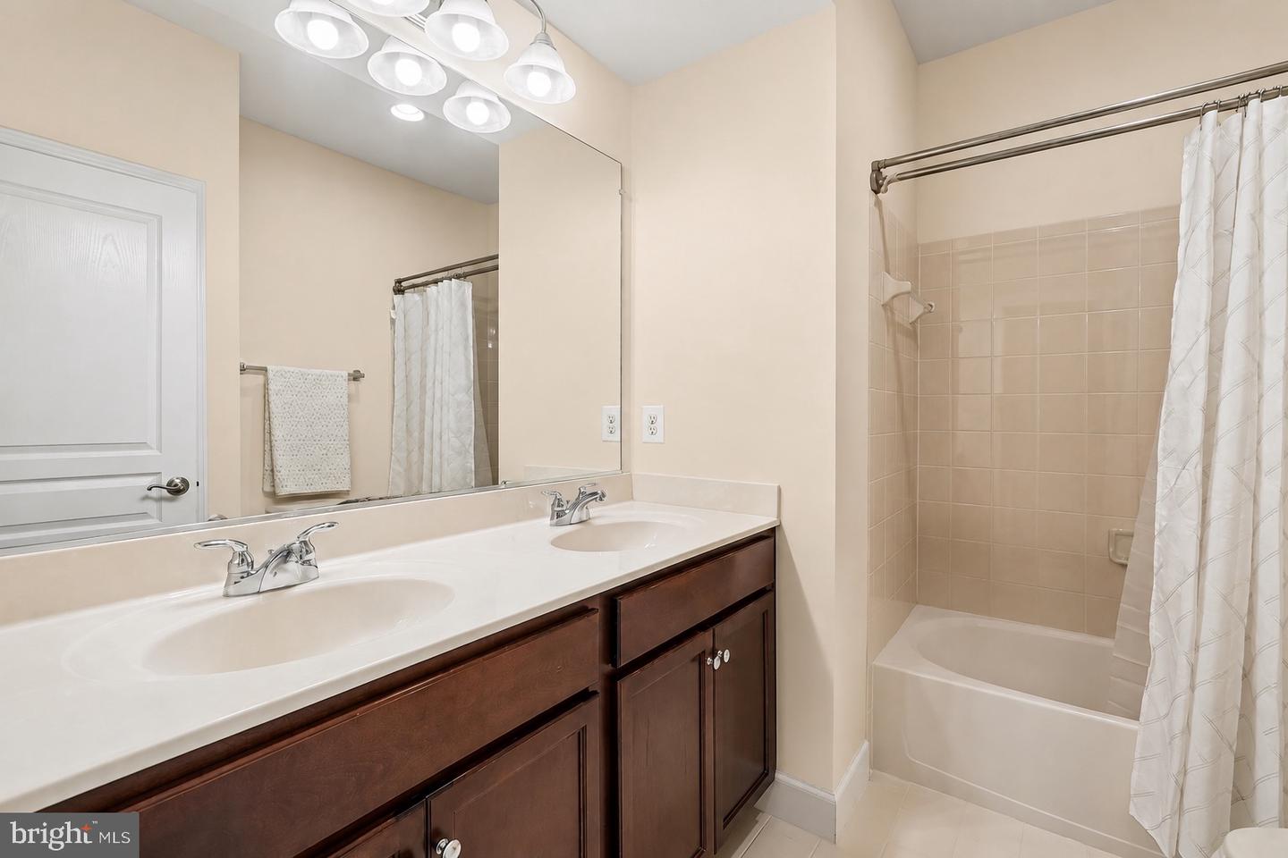 16119 Turning Leaf Ln Property Photo 36