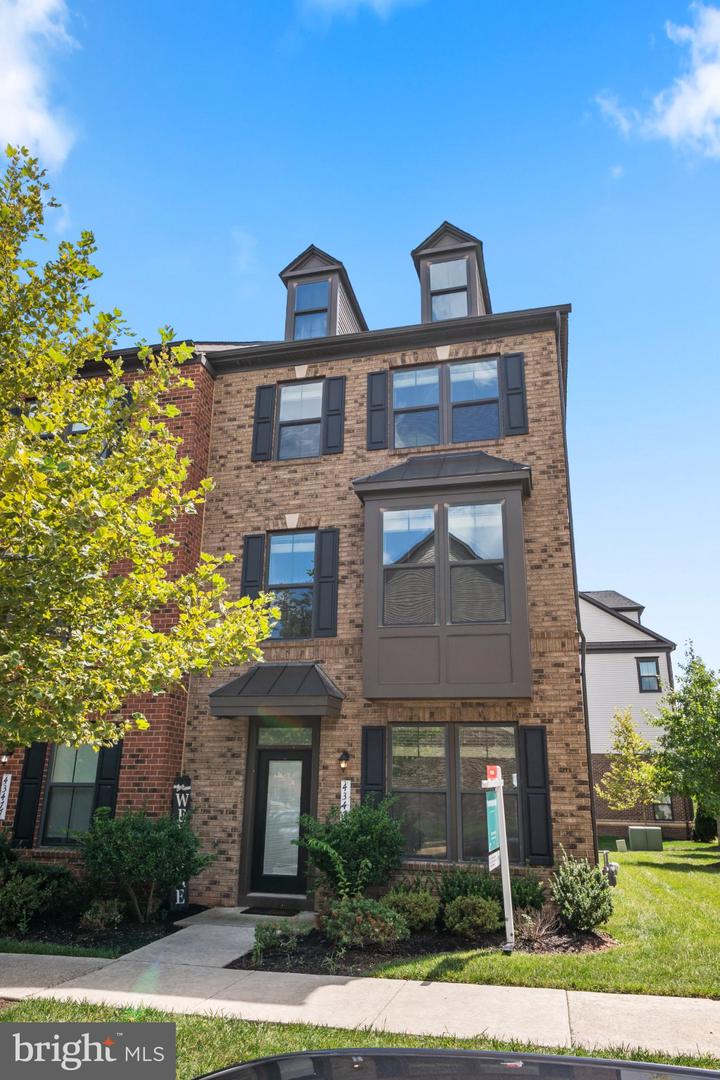 43475 APPLE ORCHARD SQ Property Photo 1