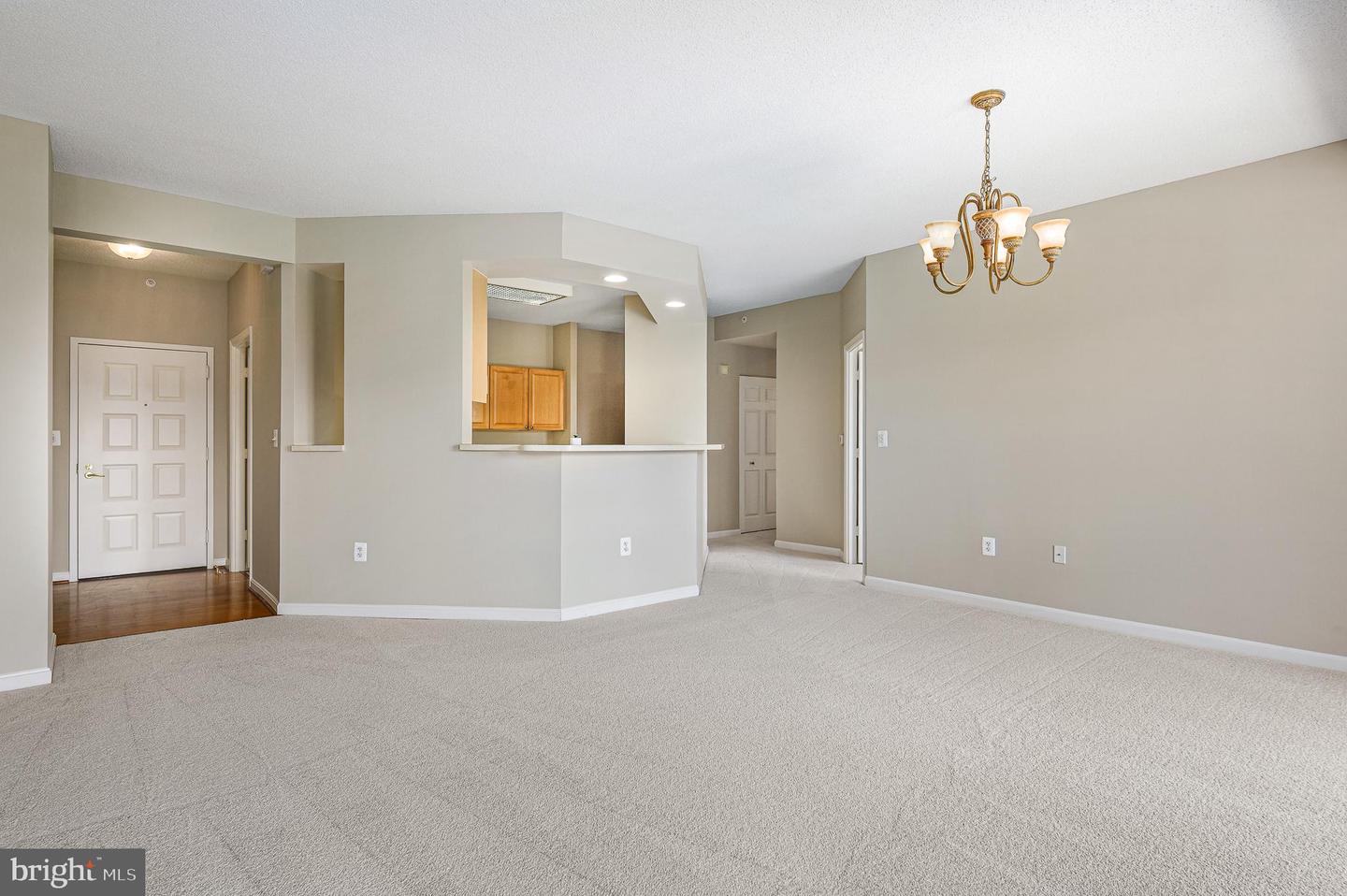 19365 Cypress Ridge Ter #615 Property Photo 2
