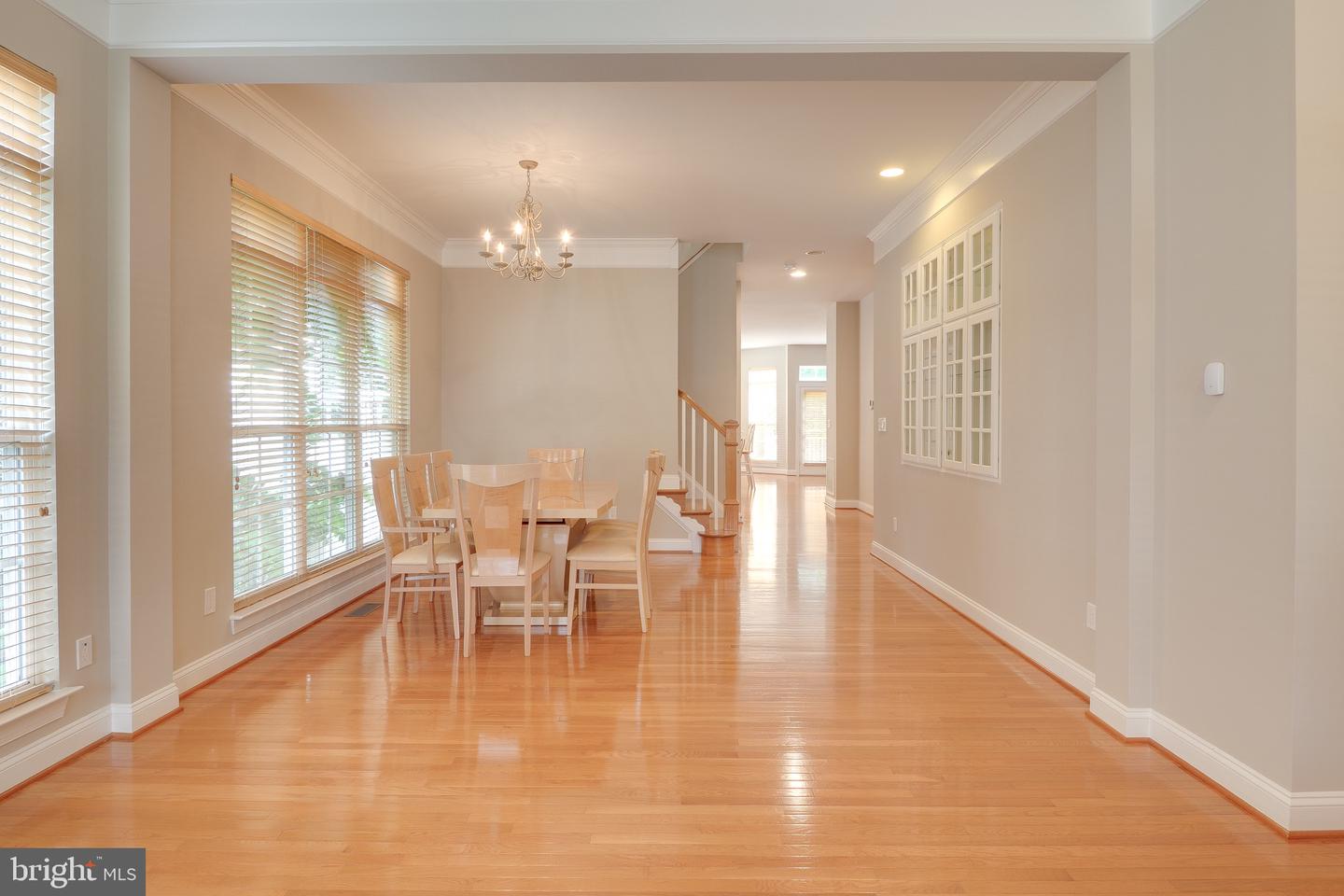 42718 Explorer Property Photo 4