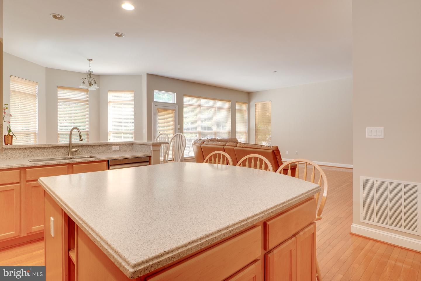 42718 Explorer Property Photo 8