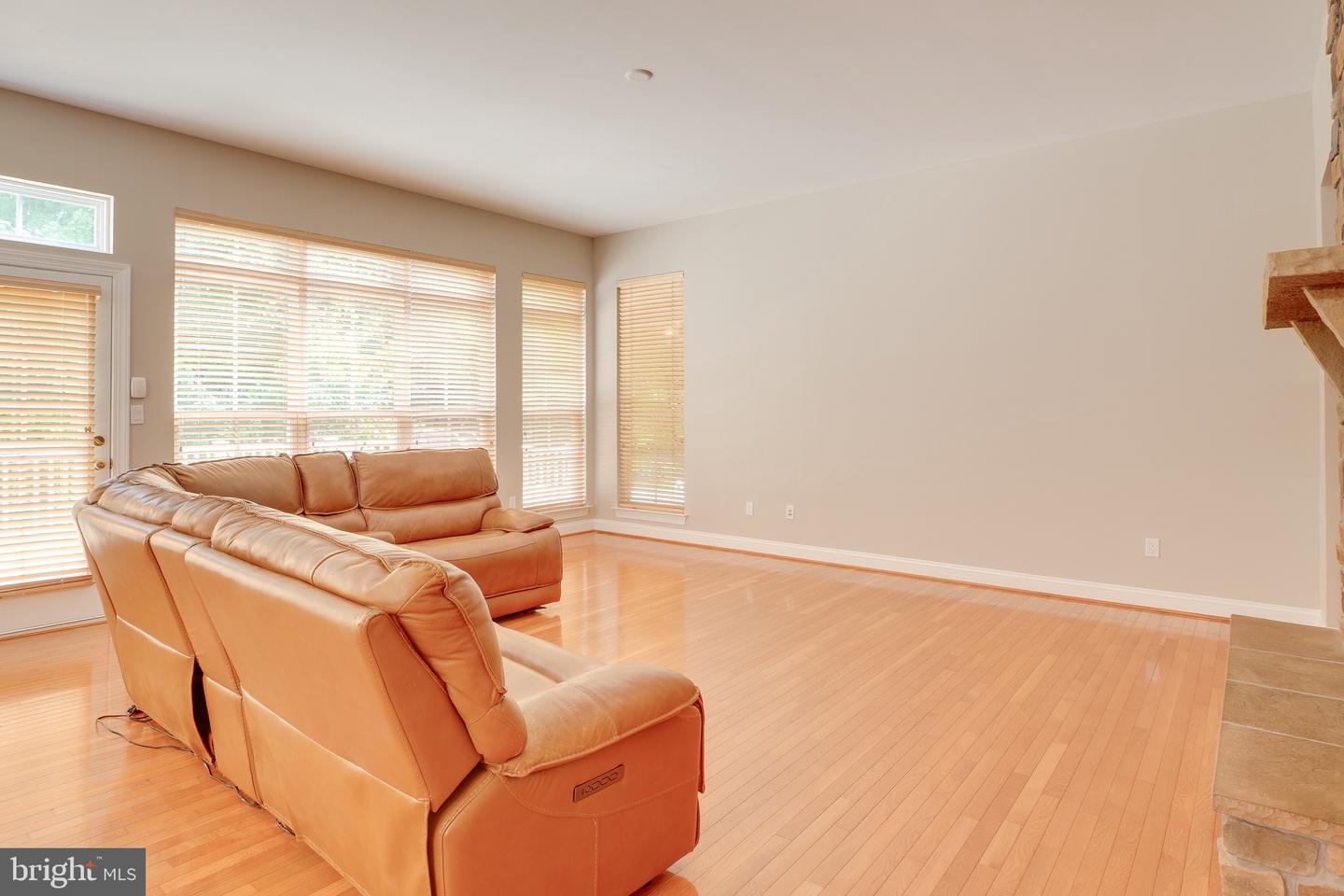 42718 Explorer Property Photo 9