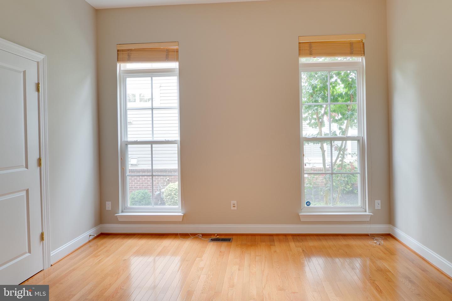 42718 Explorer Property Photo 11