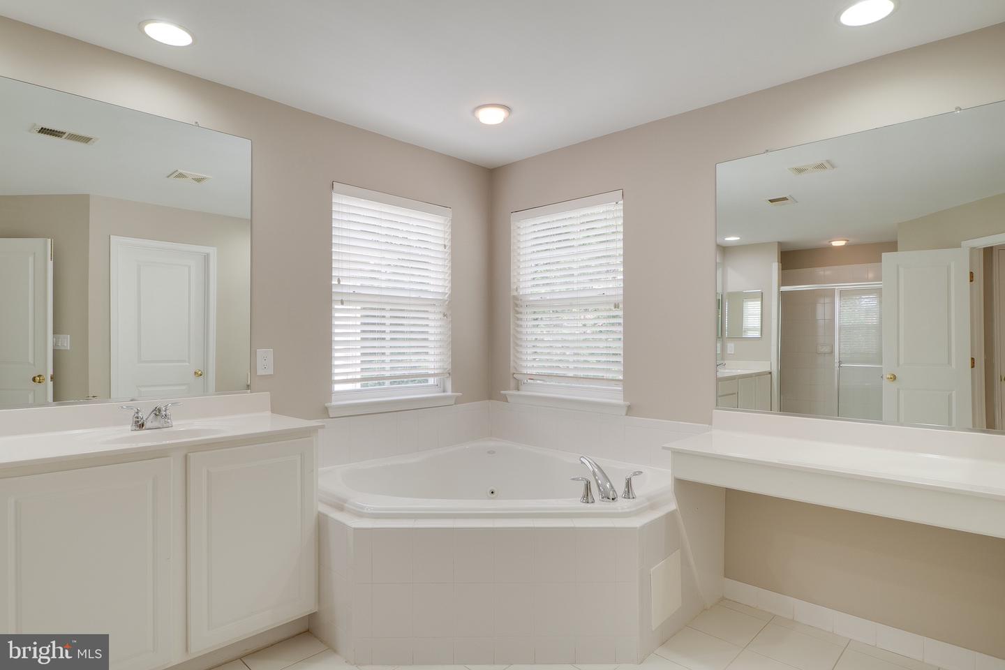 42718 Explorer Property Photo 17