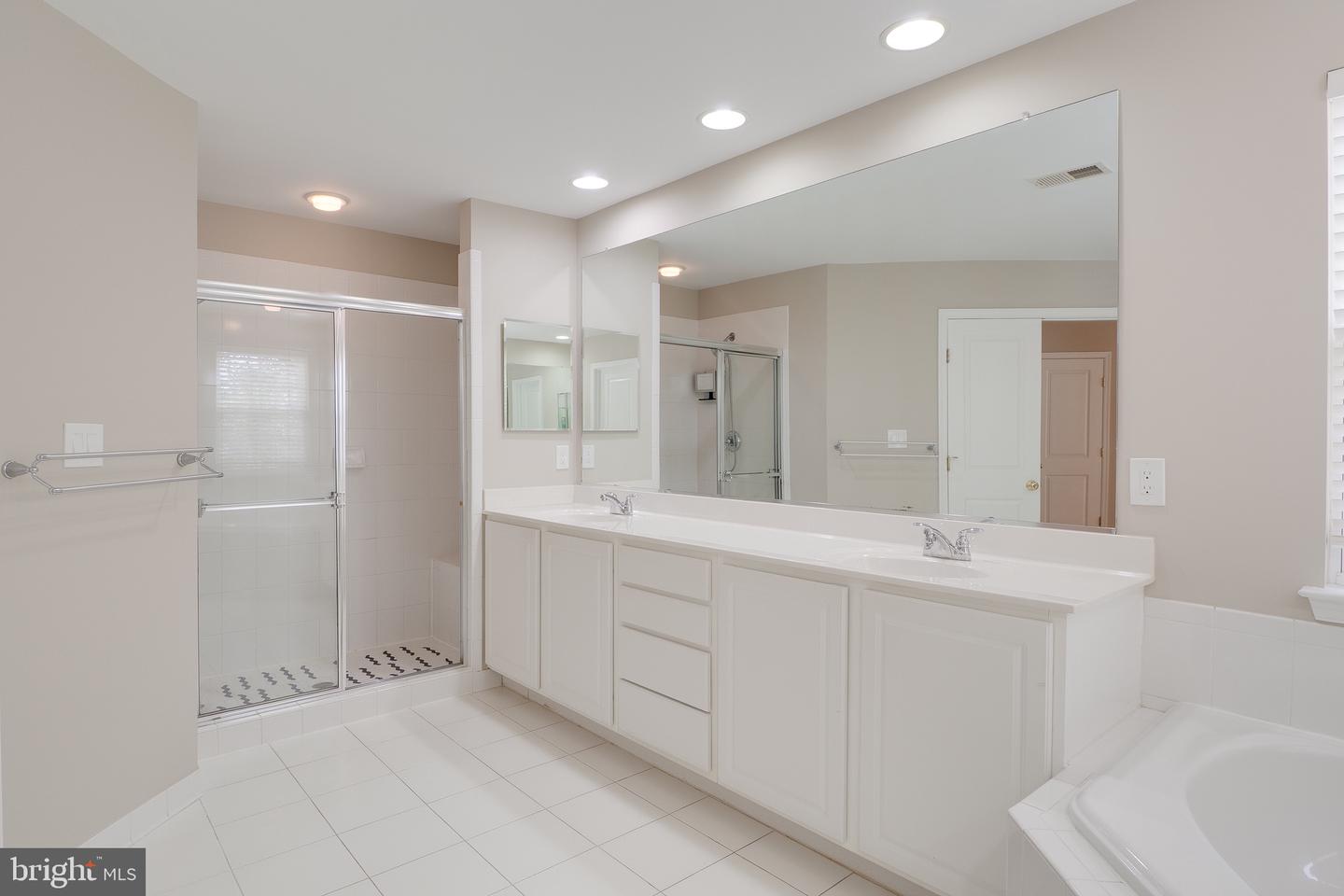 42718 Explorer Property Photo 19