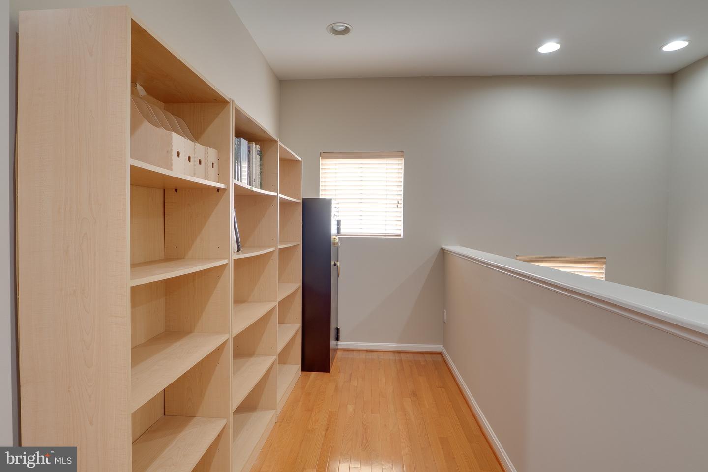 42718 Explorer Property Photo 22
