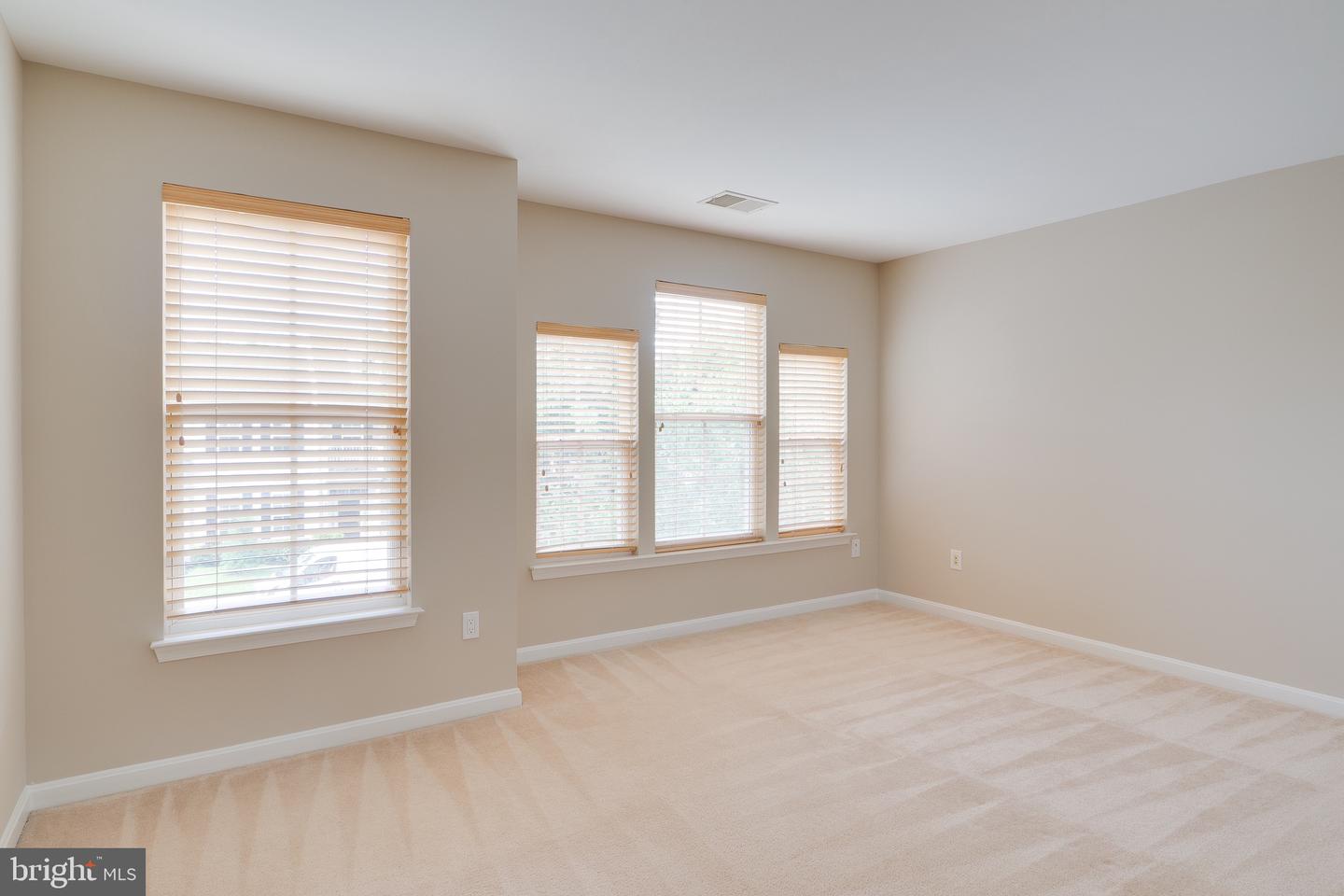 42718 Explorer Property Photo 23