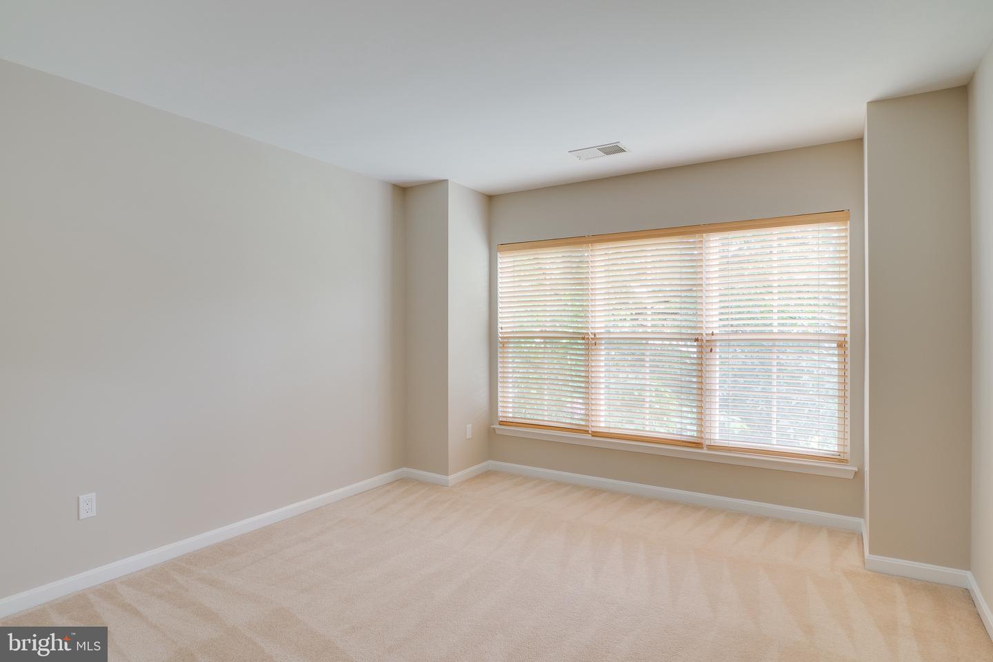 42718 Explorer Property Photo 27