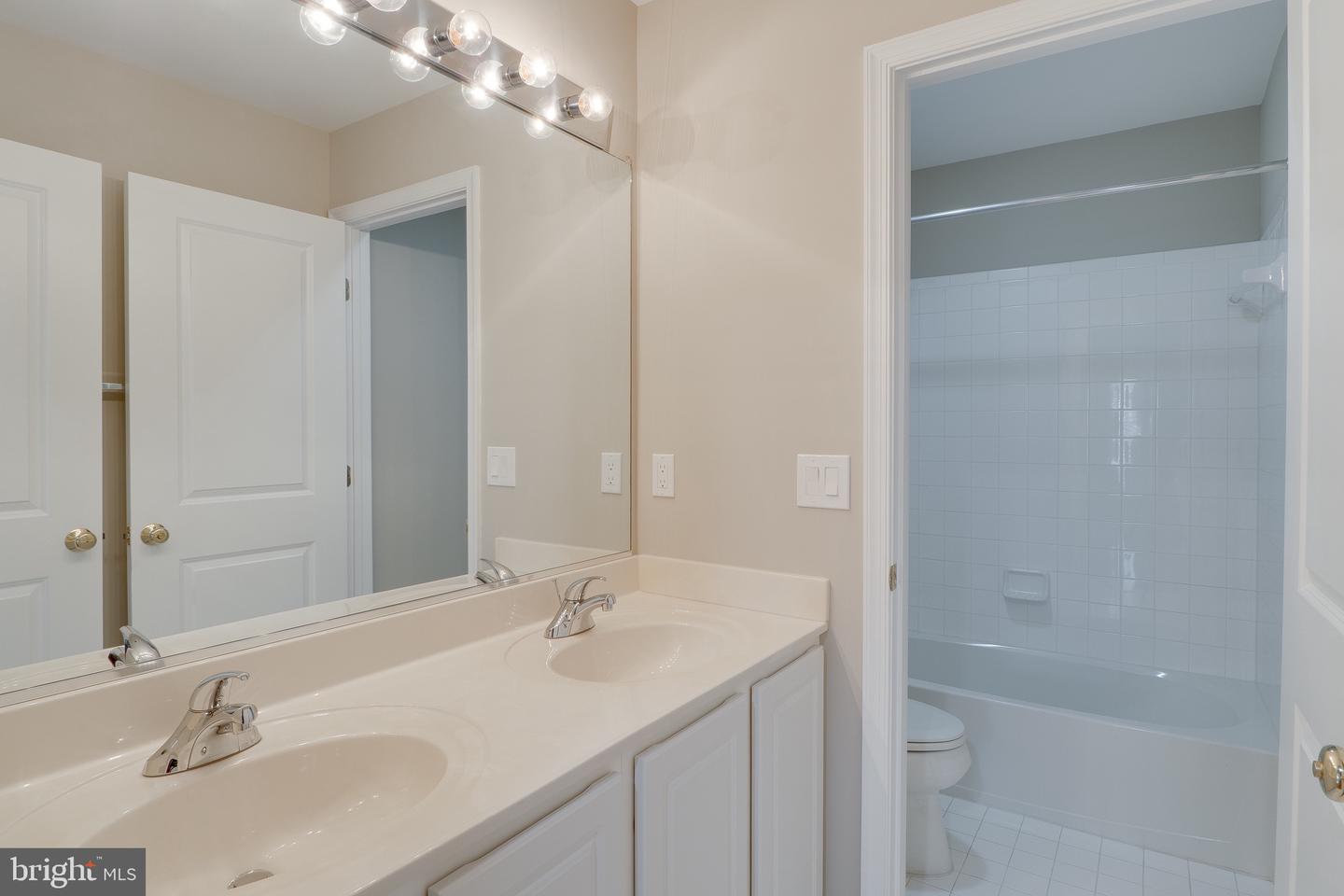 42718 Explorer Property Photo 31