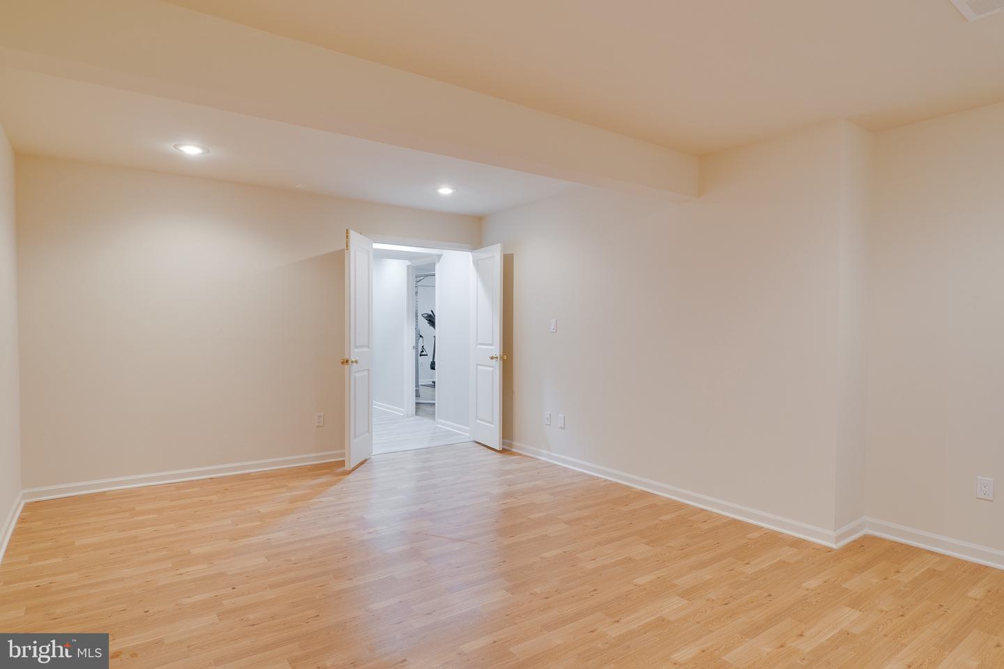 42718 Explorer Property Photo 33