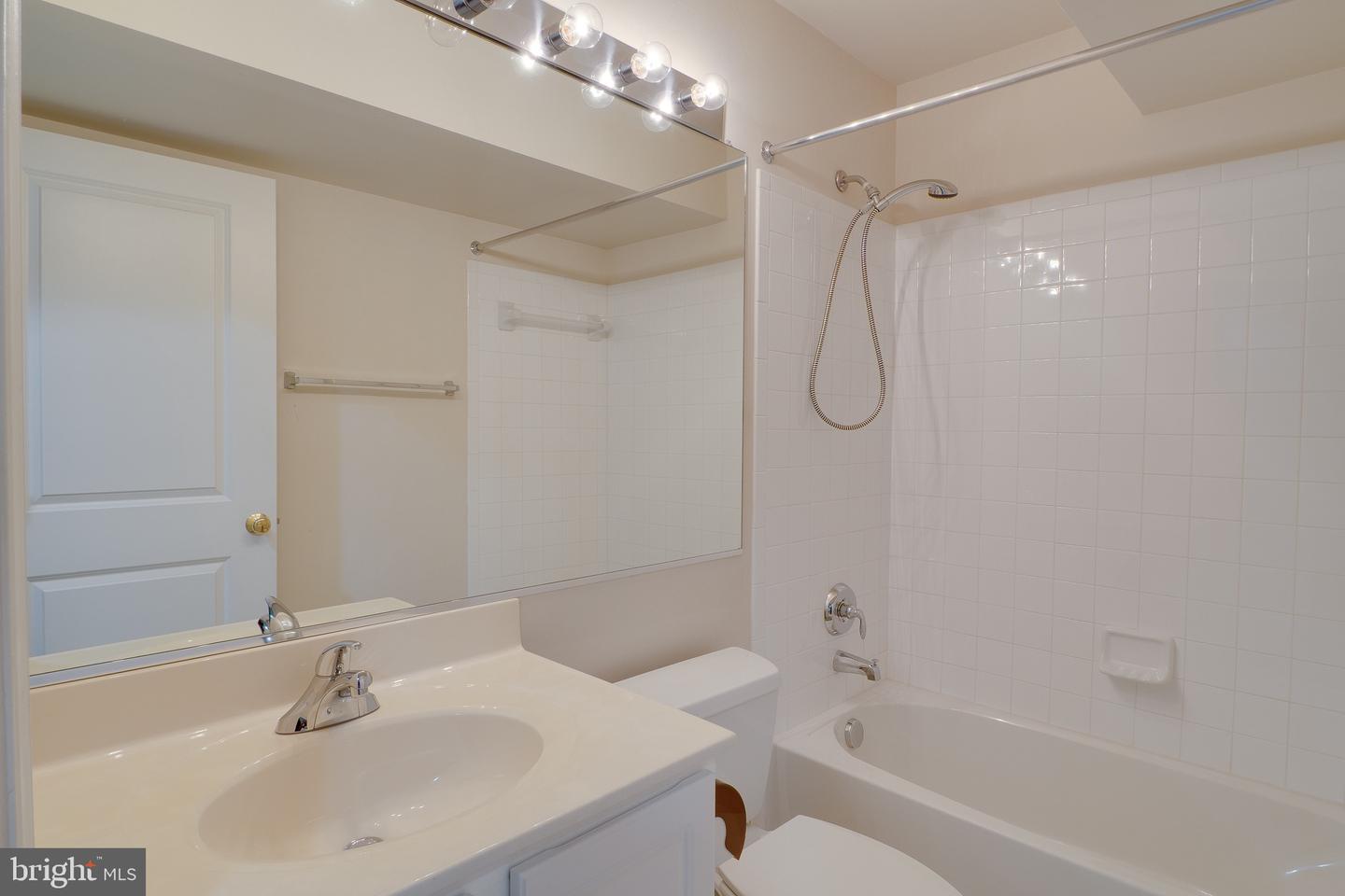 42718 Explorer Property Photo 34