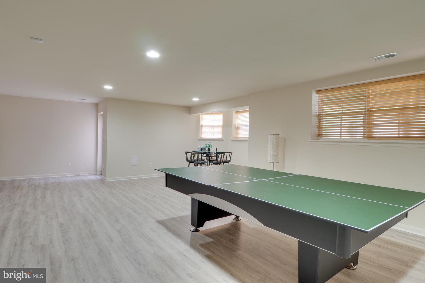 42718 Explorer Property Photo 35