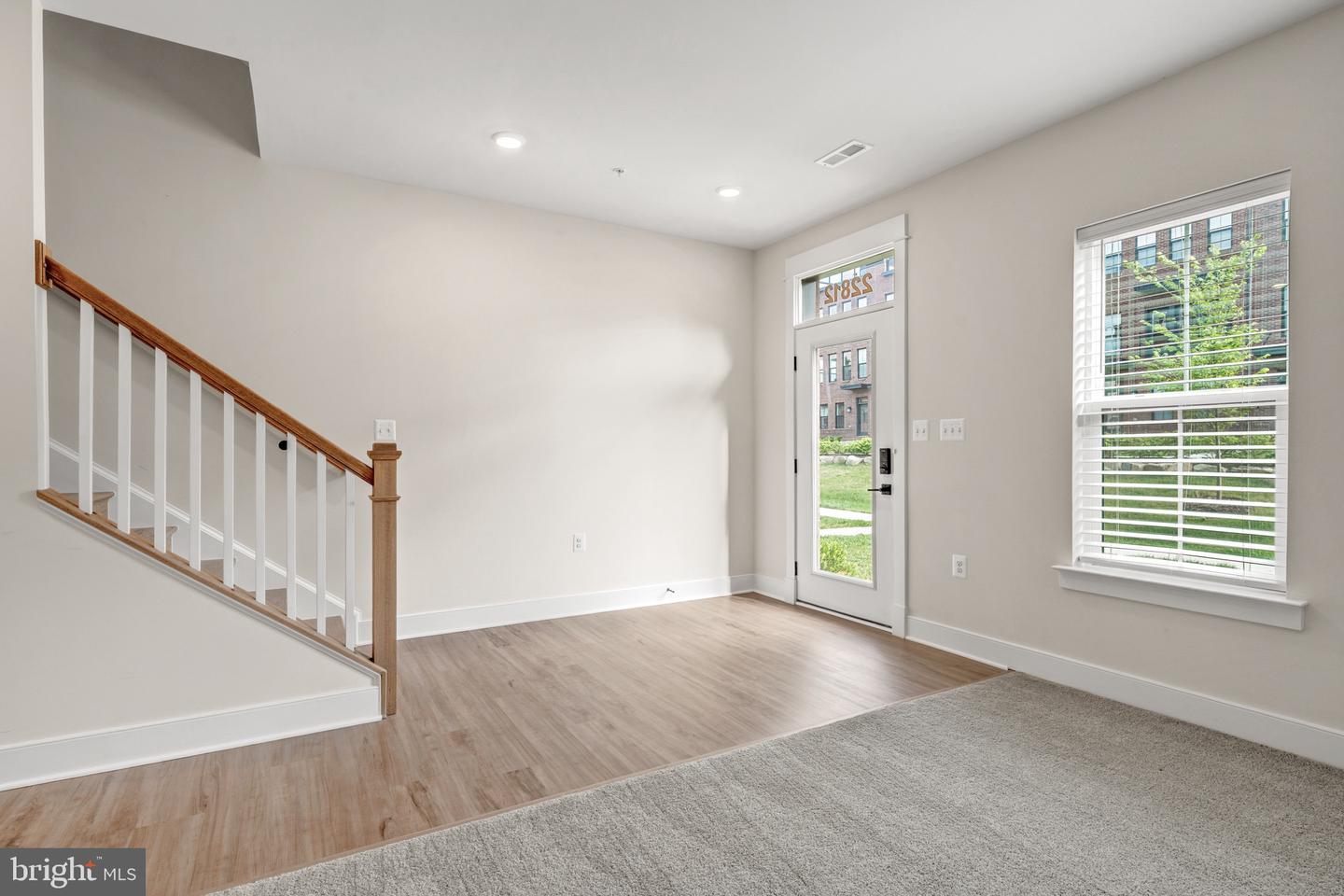 22812 Tawny Pine Sq Property Photo 5