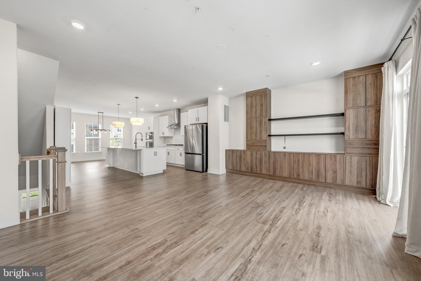22812 Tawny Pine Sq Property Photo 6