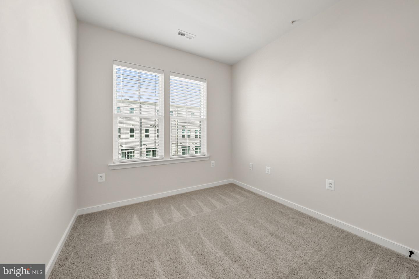 22812 Tawny Pine Sq Property Photo 25