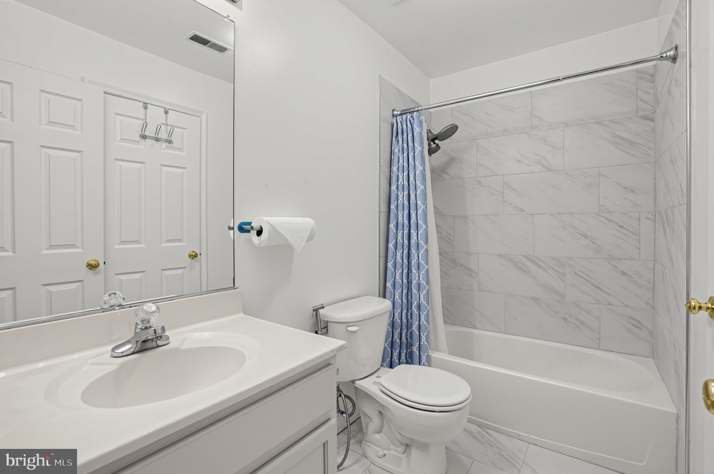 43100 Sherbrooke Ter Property Photo 12