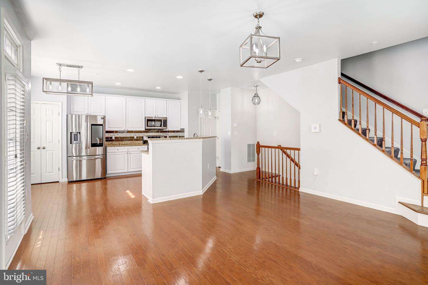 42203 Shorecrest Ter Property Photo 4