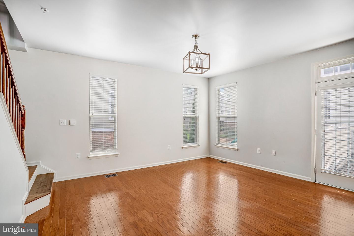 42203 Shorecrest Ter Property Photo 6
