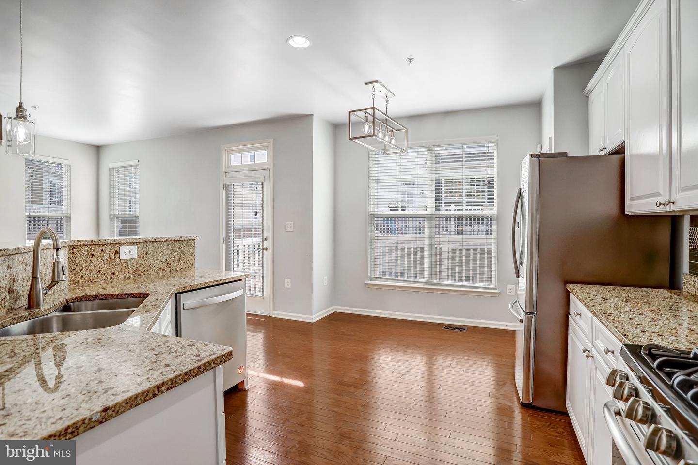 42203 Shorecrest Ter Property Photo 11