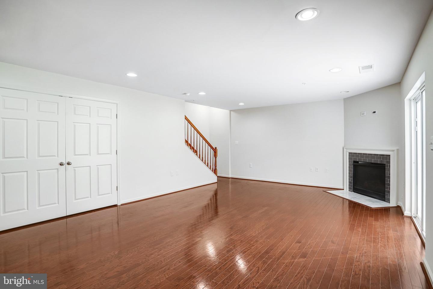 42203 Shorecrest Ter Property Photo 20