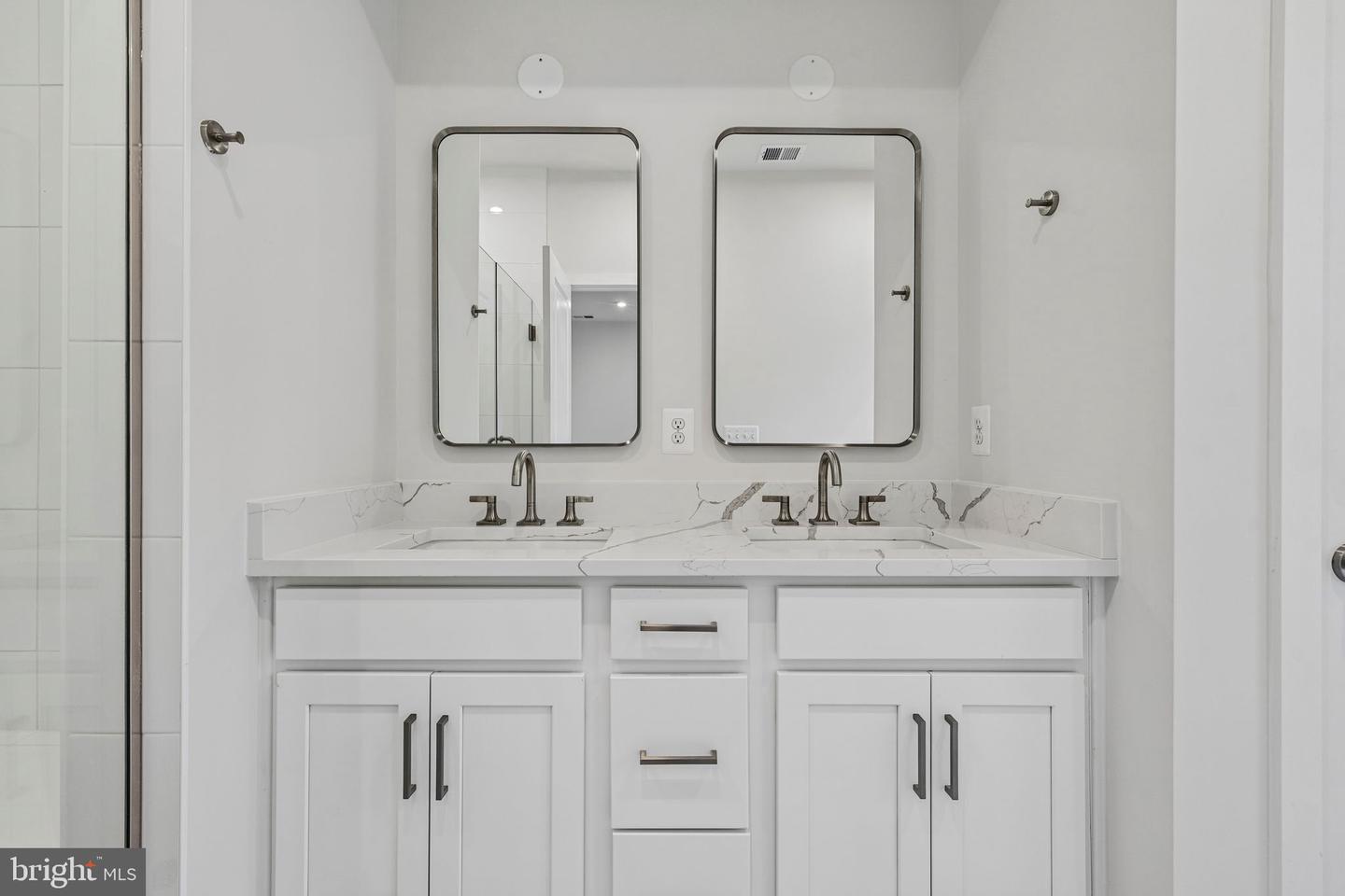 42198 Shining Star Sq #homesite 4534 Property Photo 33
