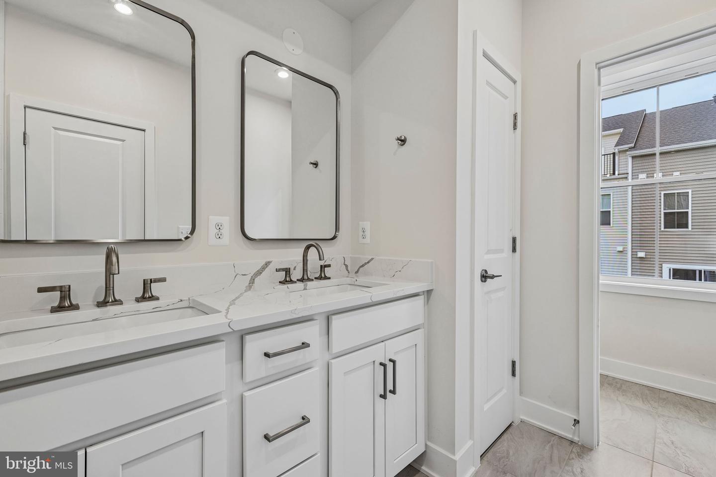 42198 Shining Star Sq #homesite 4534 Property Photo 34