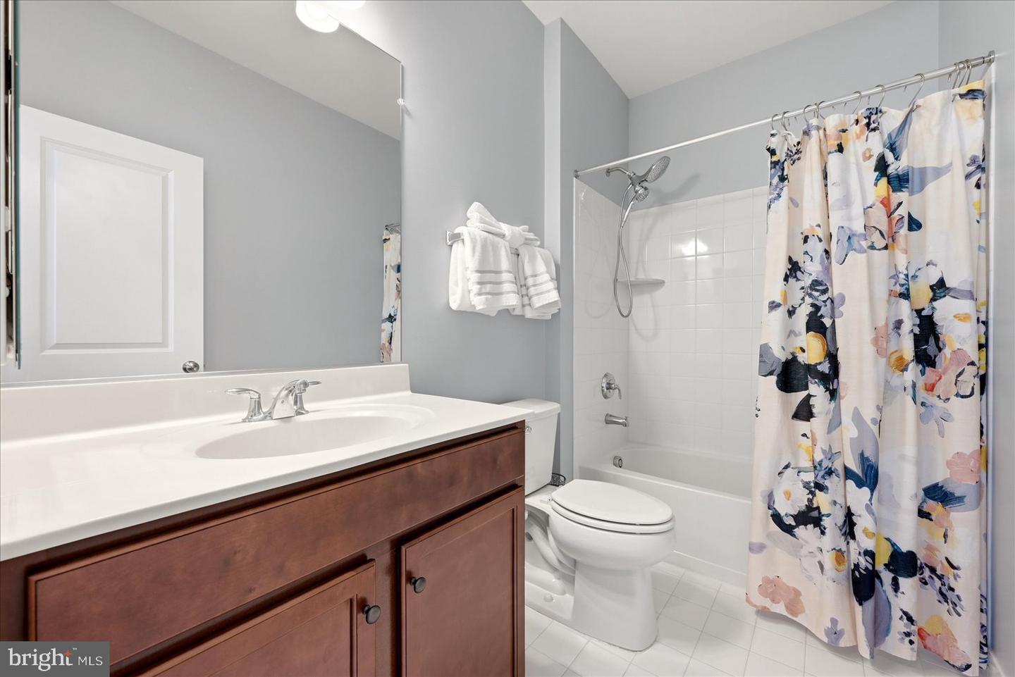 23063 Cottonwillow Sq Property Photo 5