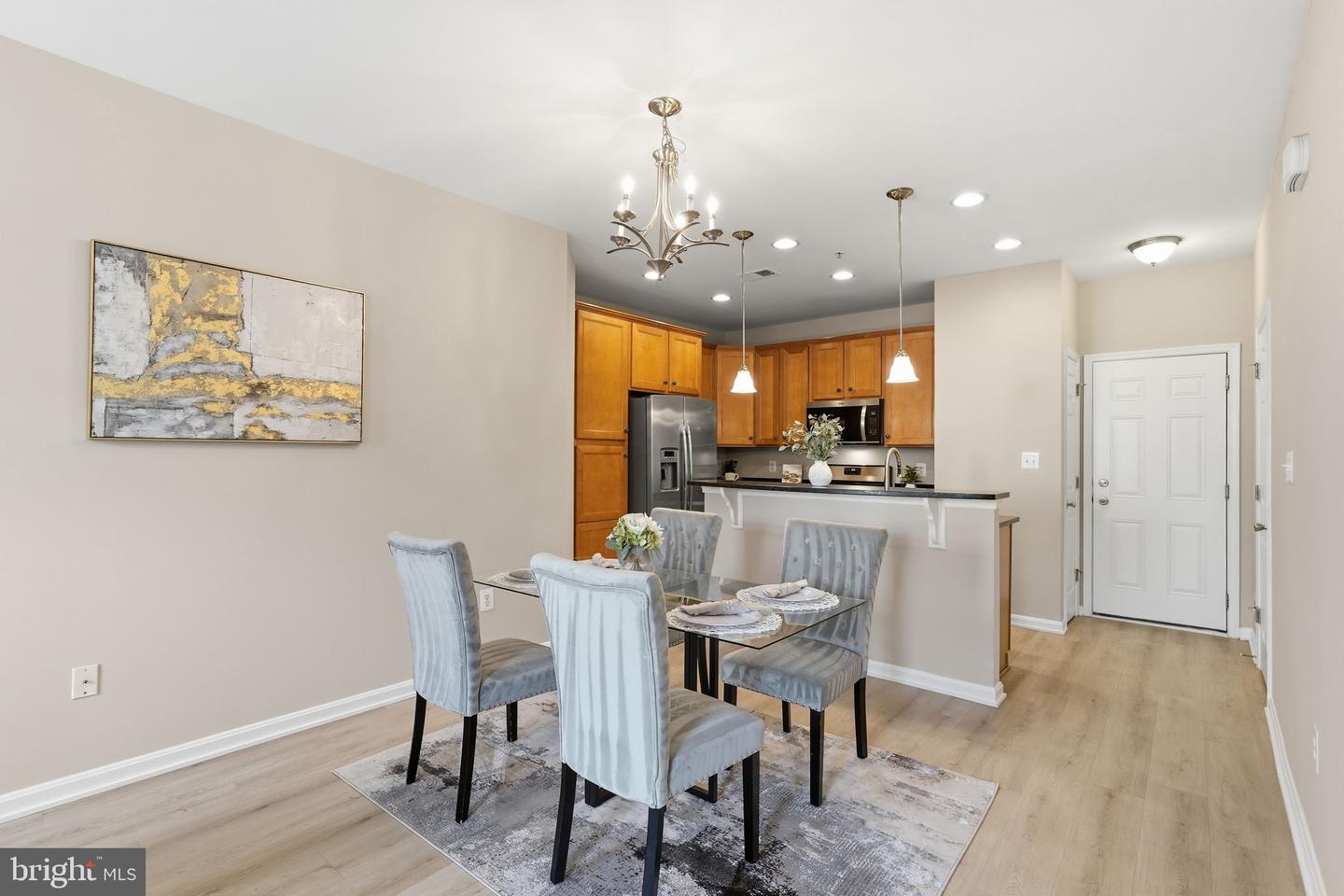 43851 Kingston Station Ter Property Photo 6