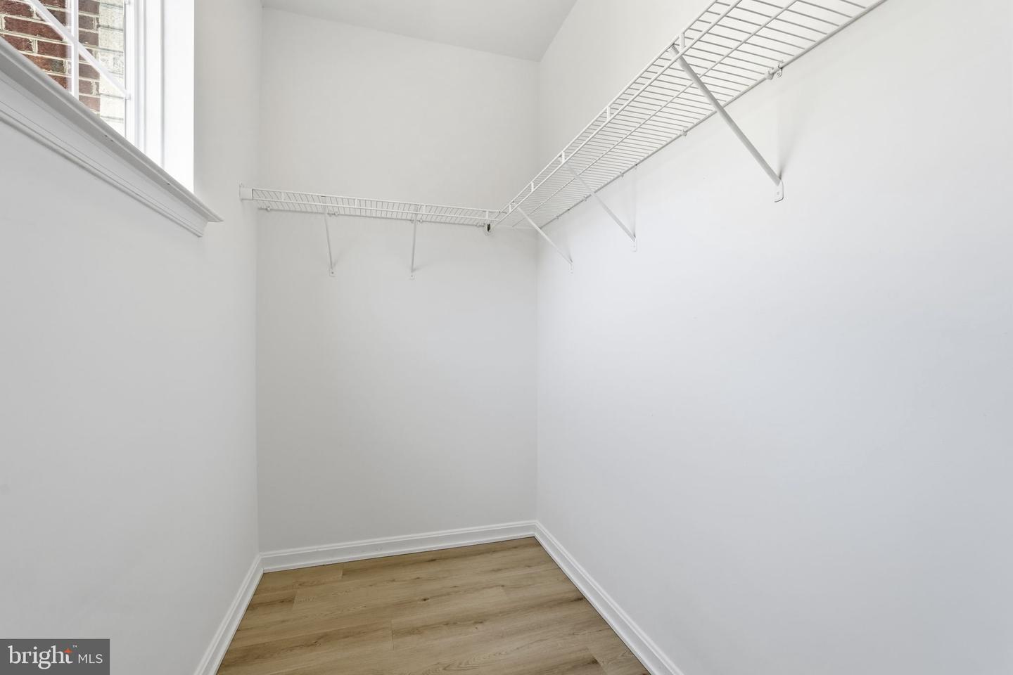 43851 Kingston Station Ter Property Photo 17