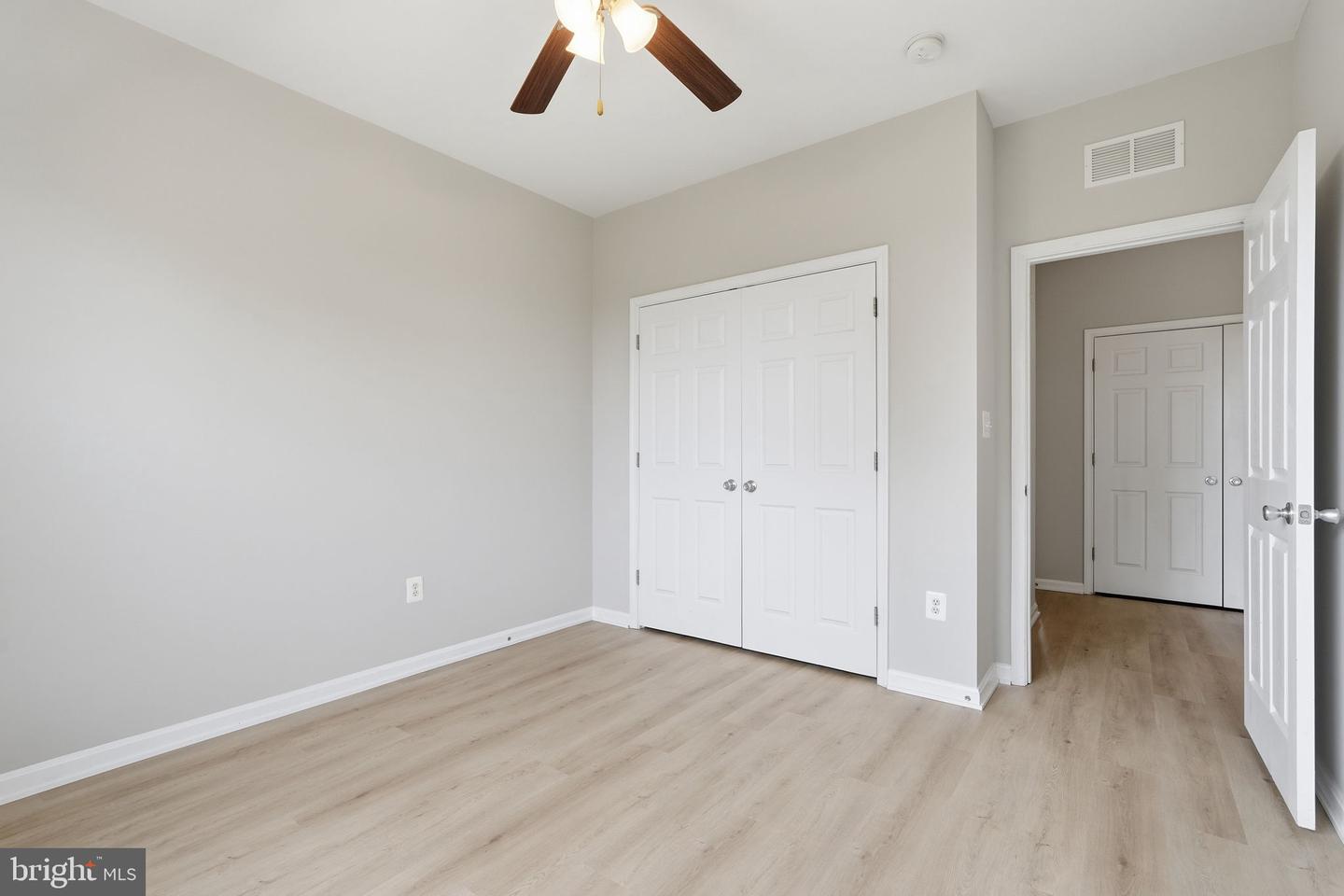 43851 Kingston Station Ter Property Photo 19
