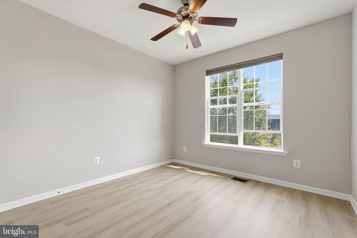 43851 Kingston Station Ter Property Photo 21