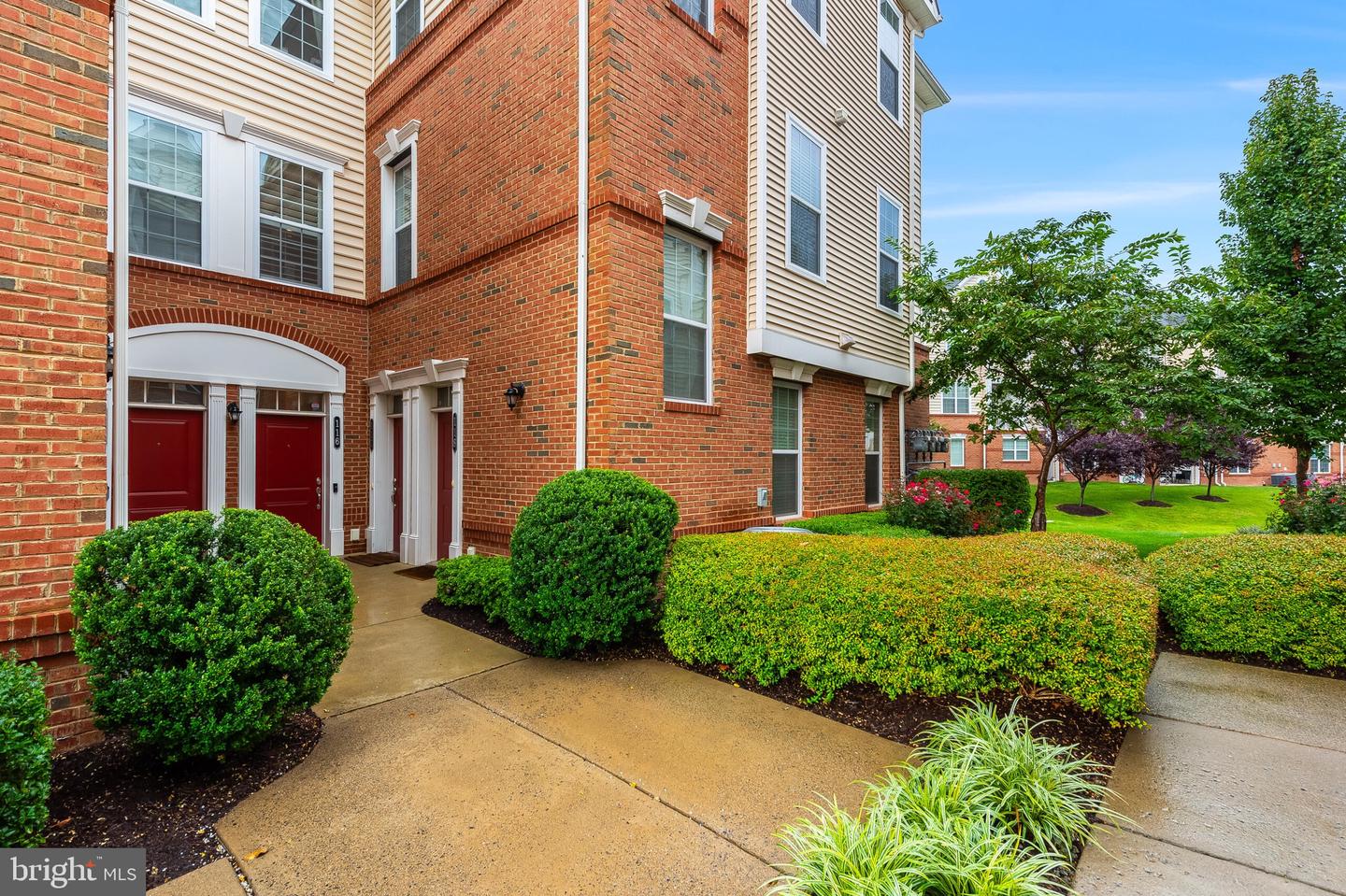 23290 Milltown Knoll Sq #118 Property Photo 2