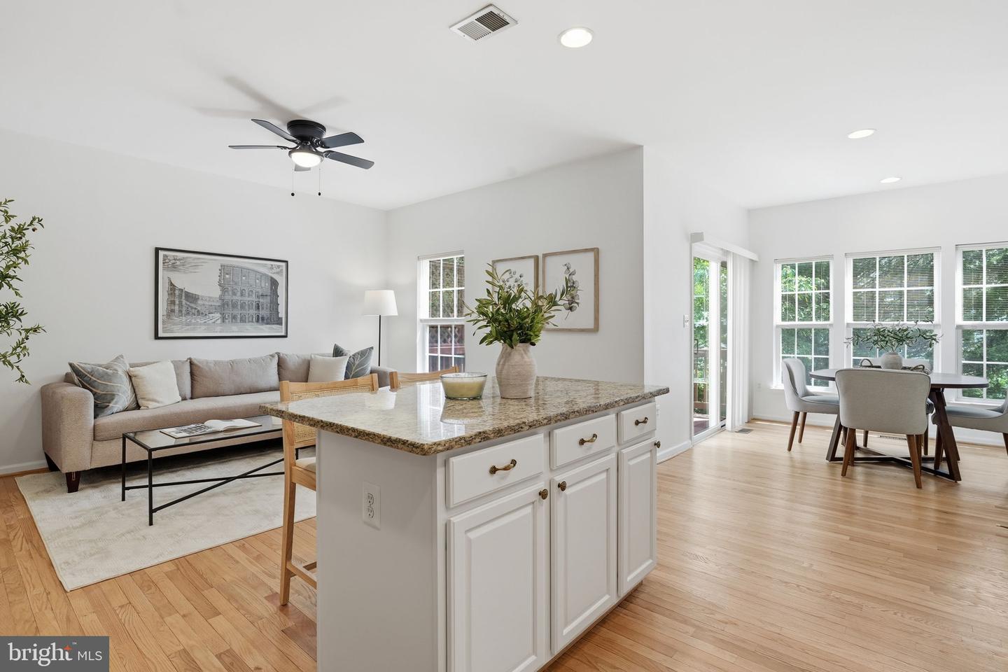 43451 Laidlow St Property Photo 11