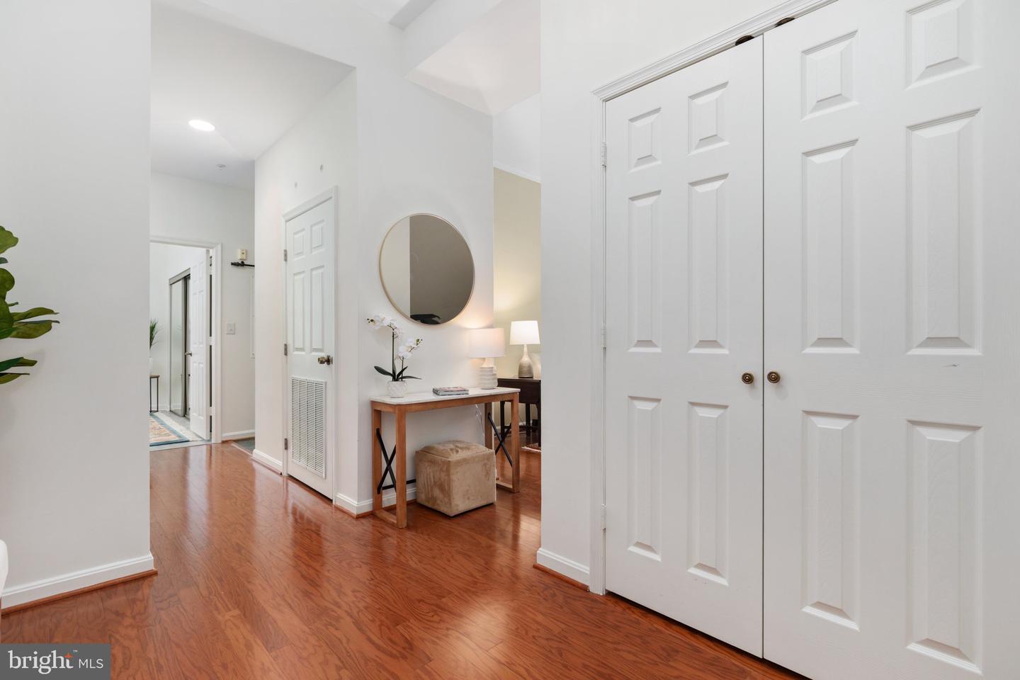 19370 Magnolia Grove Sq #l04 Property Photo 2