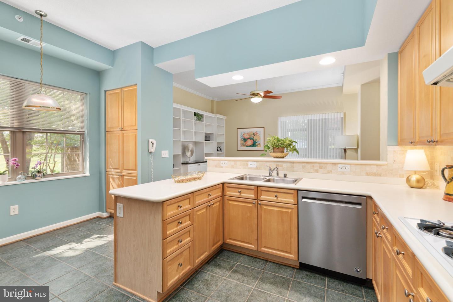 19370 Magnolia Grove Sq #l04 Property Photo 11