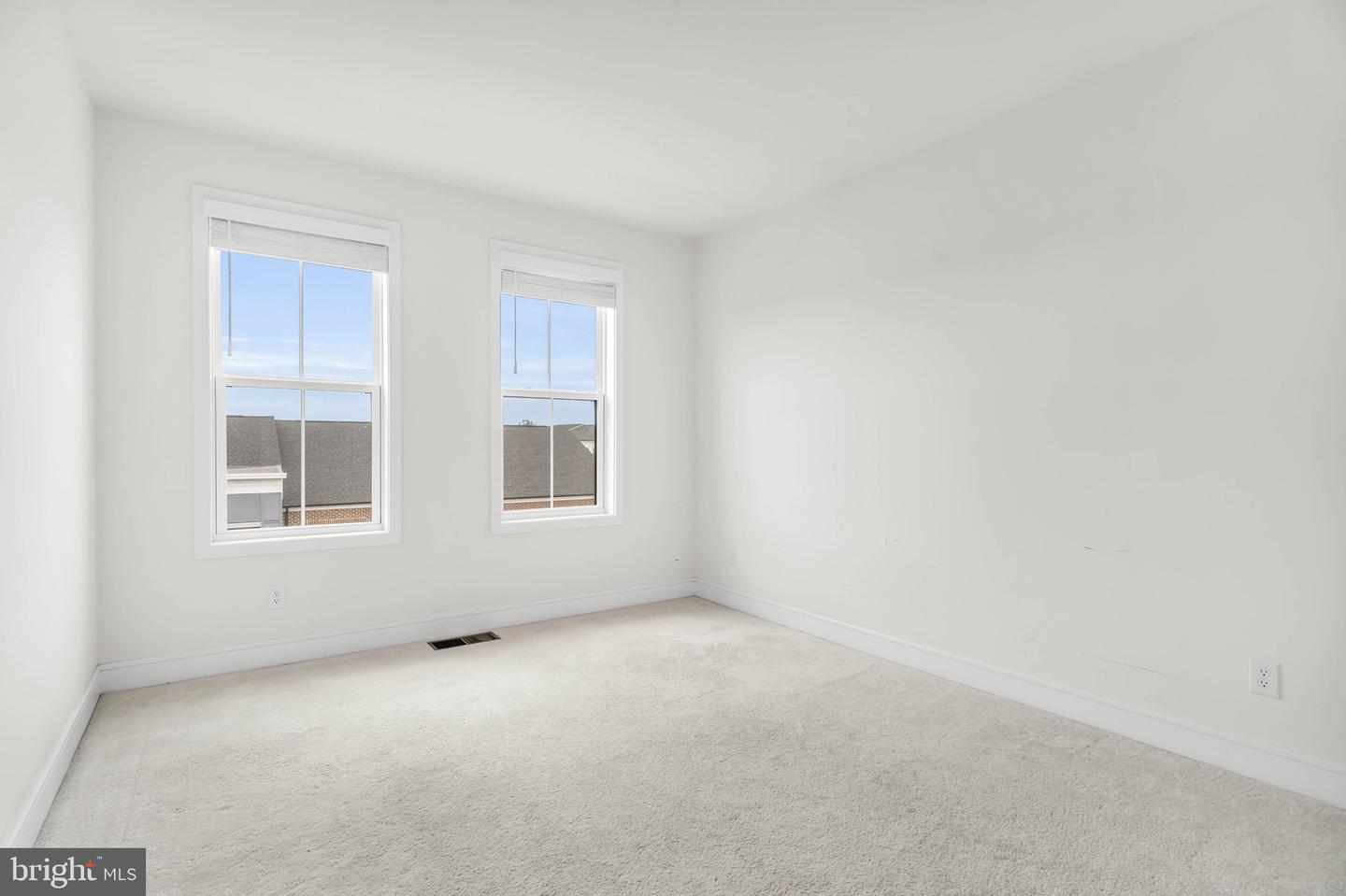 21807 Croxley Ter Property Photo 25