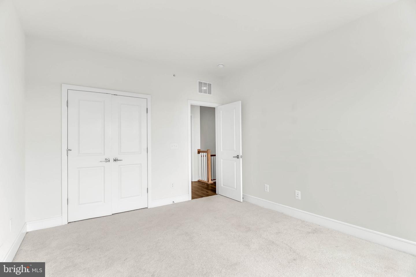21807 Croxley Ter Property Photo 26