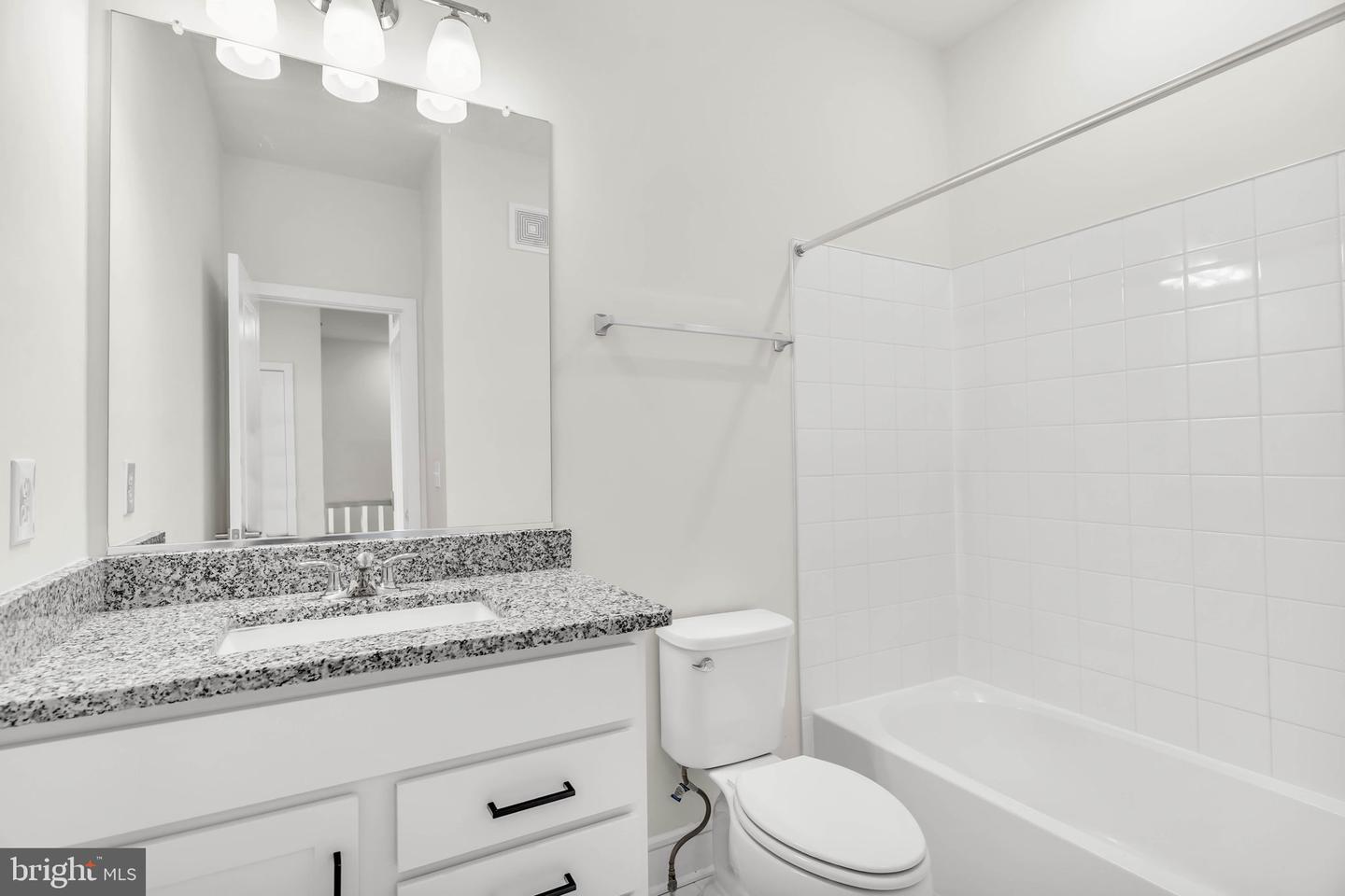 21807 Croxley Ter Property Photo 27