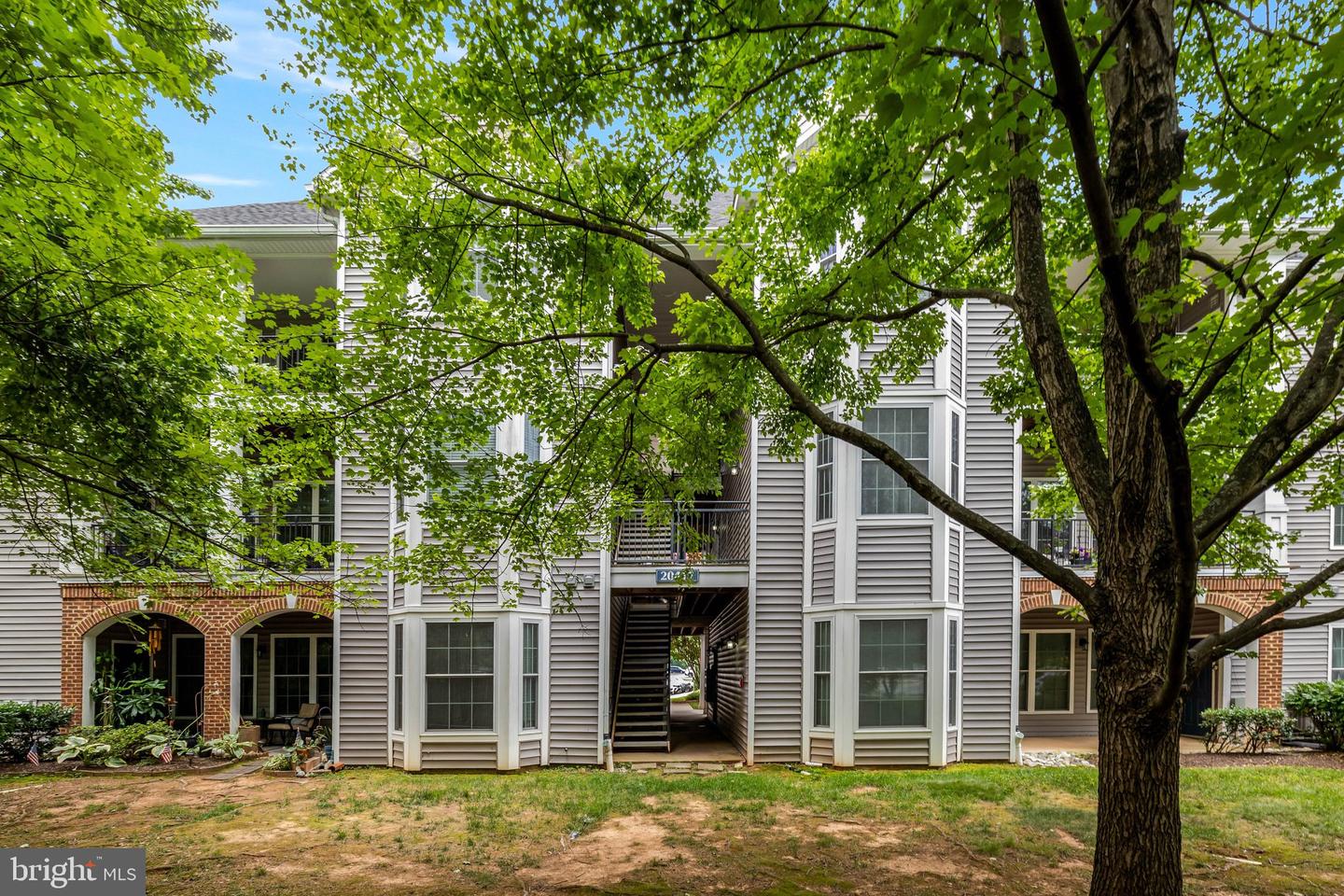 20417 Riverbend Sq #201 Property Photo 5