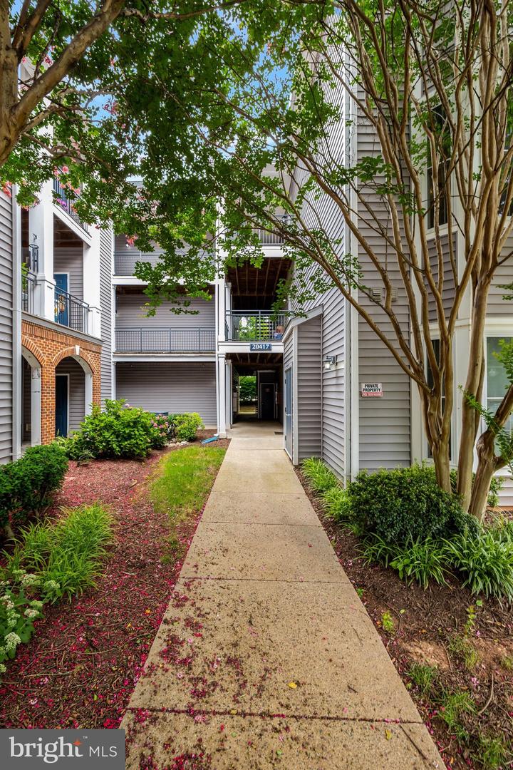 20417 Riverbend Sq #201 Property Photo 6
