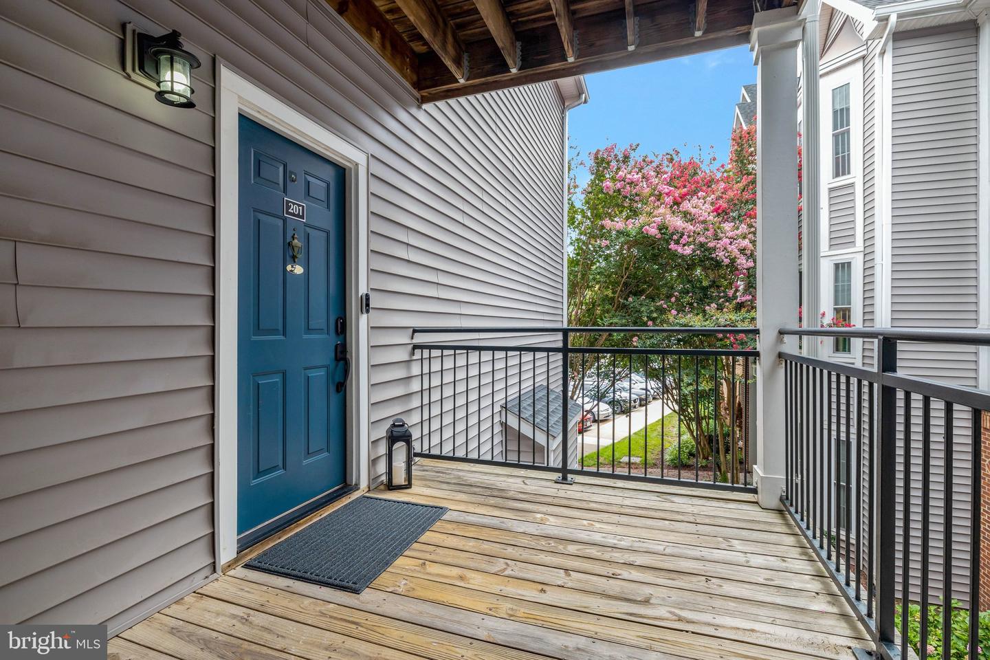 20417 Riverbend Sq #201 Property Photo 7