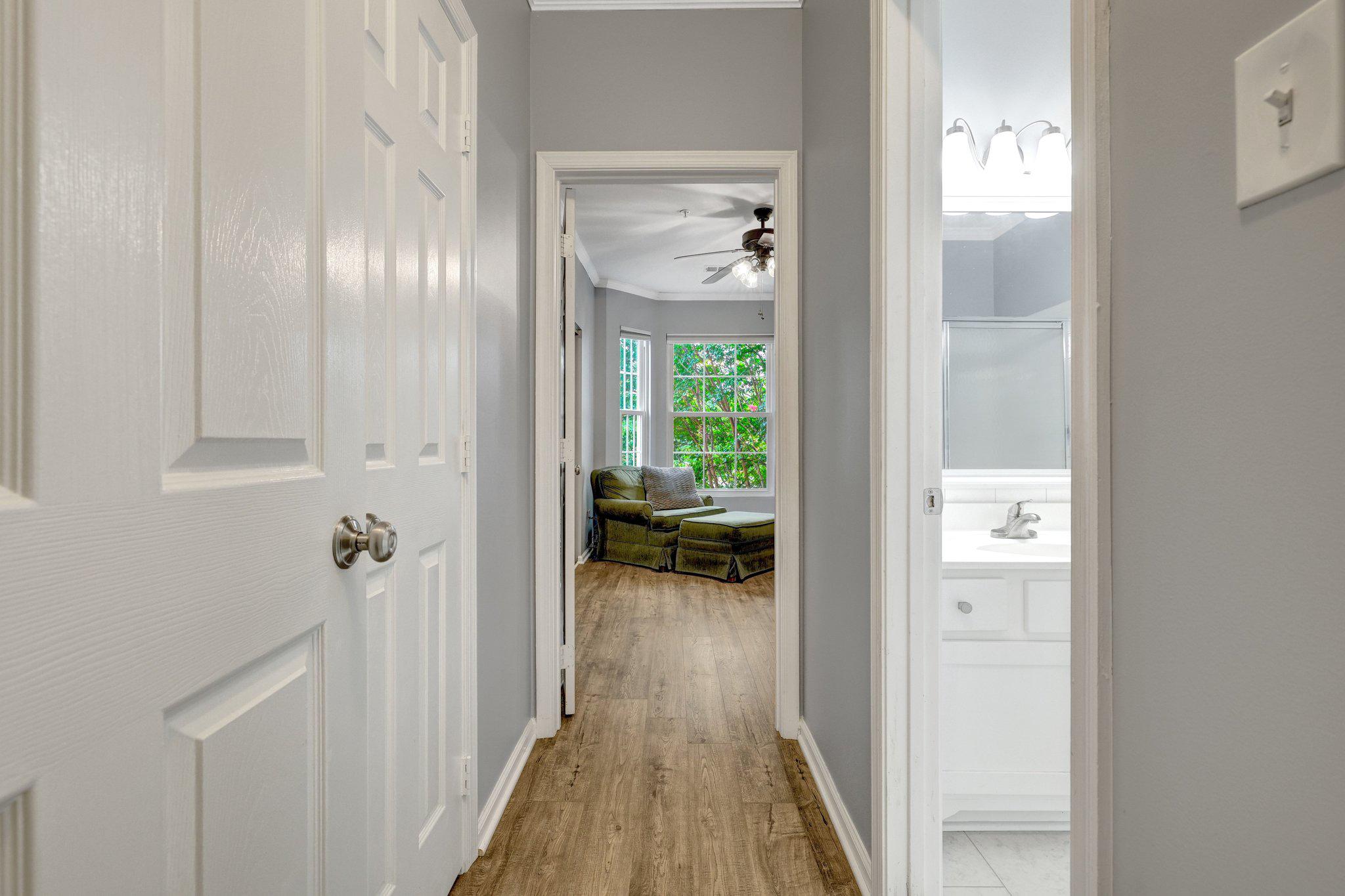 20417 Riverbend Sq #201 Property Photo 9