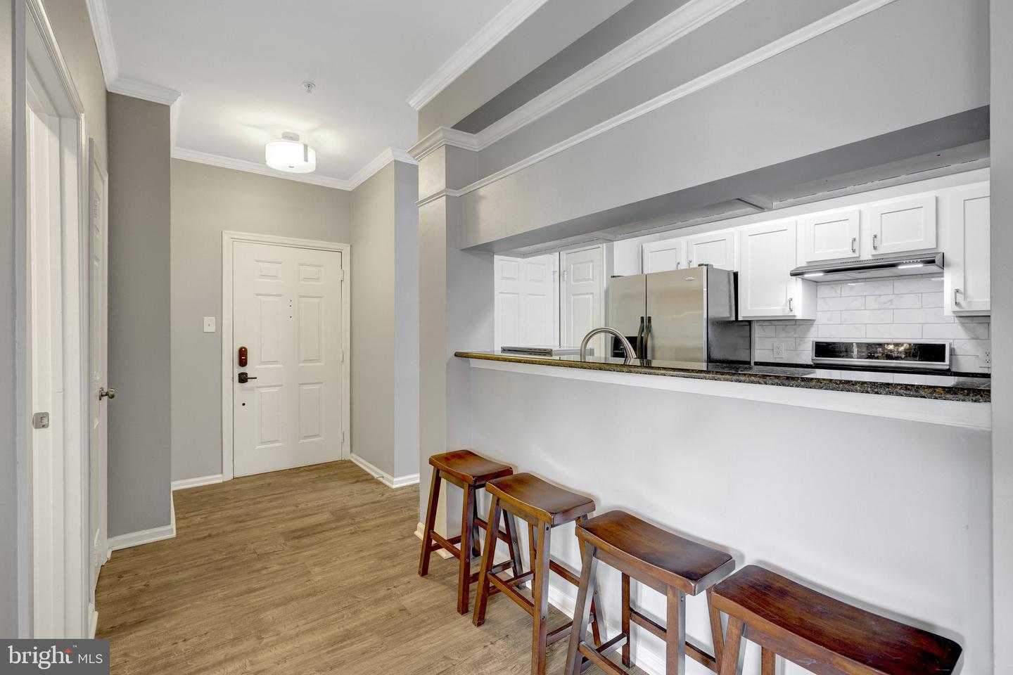 20417 Riverbend Sq #201 Property Photo 10