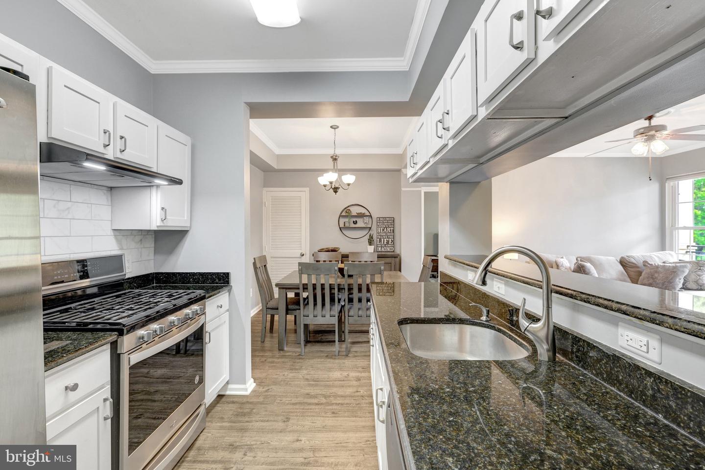 20417 Riverbend Sq #201 Property Photo 11