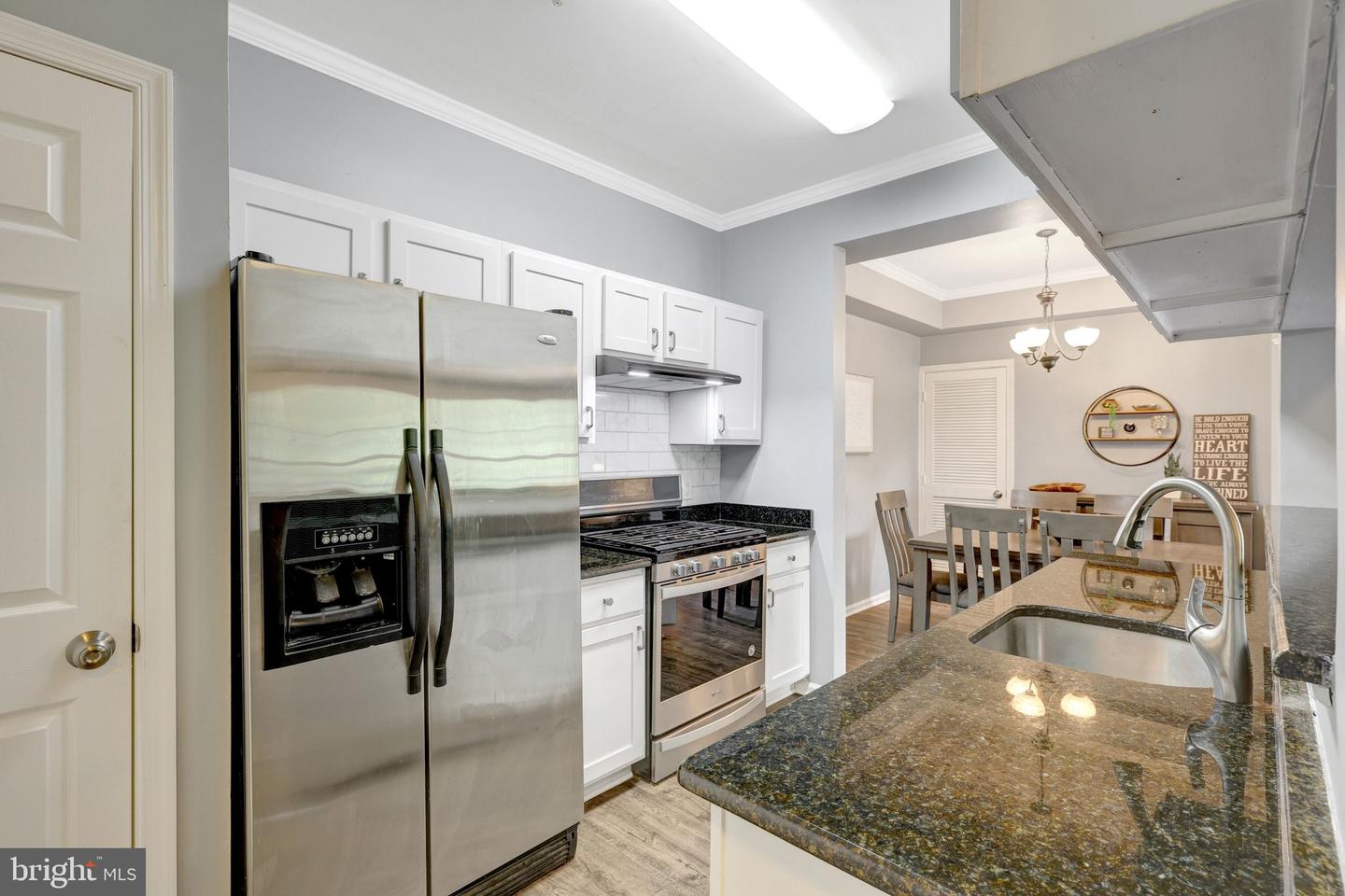 20417 Riverbend Sq #201 Property Photo 12