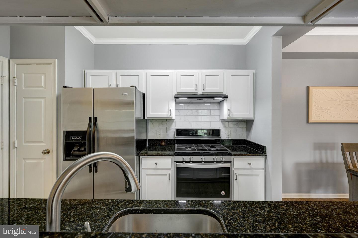 20417 Riverbend Sq #201 Property Photo 13