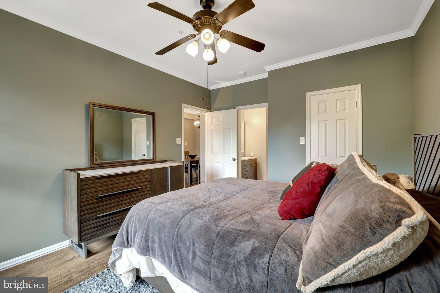20417 Riverbend Sq #201 Property Photo 25