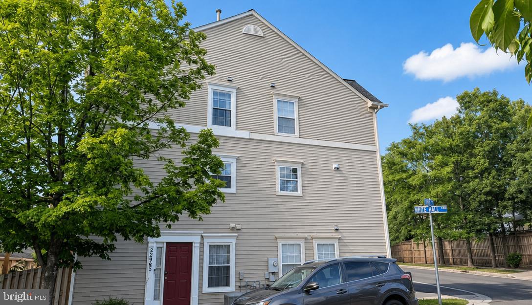 22963 WHITEHALL TER Property Photo 1