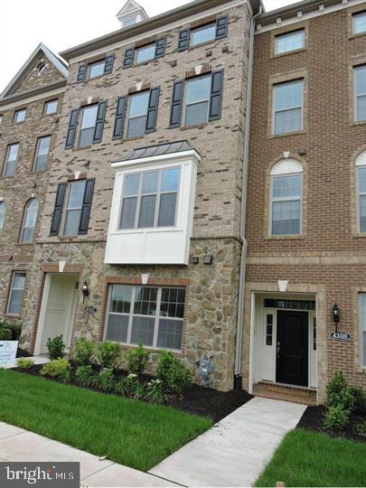 43112 INDIA WHARF SQ Property Photo 1