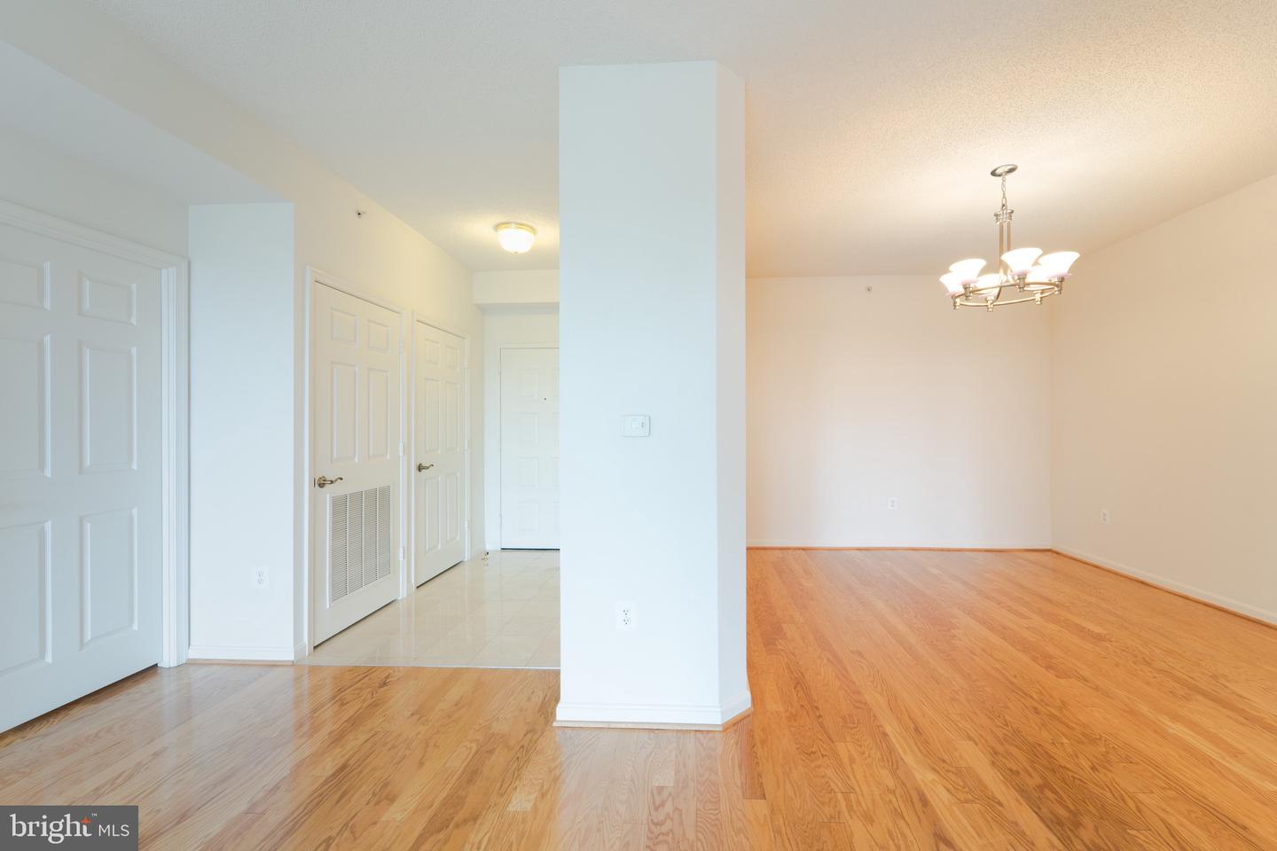 19355 Cypress Ridge Ter #905 Property Photo 5